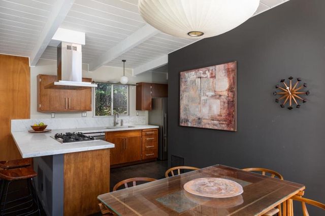 411 Glenwood Avenue, Woodside, CA 94062