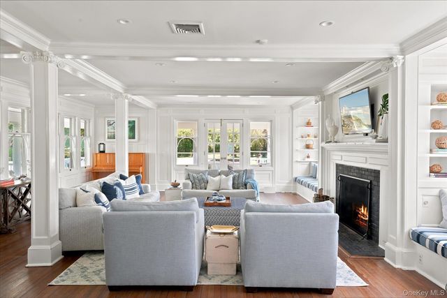 41 Seafield Lane, Westhampton Beach, NY 11978