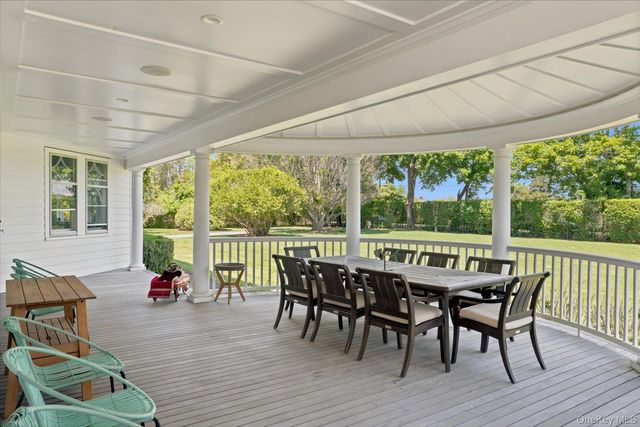 41 Seafield Lane, Westhampton Beach, NY 11978