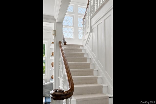 41 Seafield Lane, Westhampton Beach, NY 11978