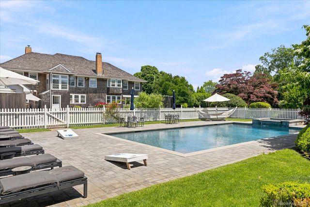 41 Seafield Lane, Westhampton Beach, NY 11978