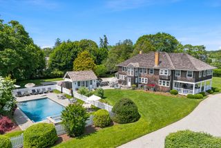 41 Seafield Lane, Westhampton Beach, NY 11978