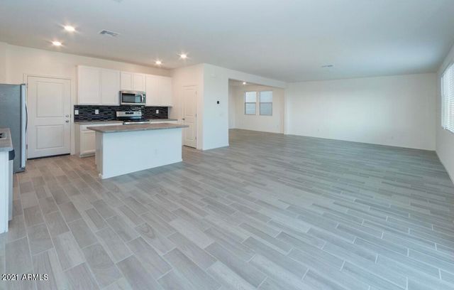 7255 N 125 Drive, Glendale, AZ 85307