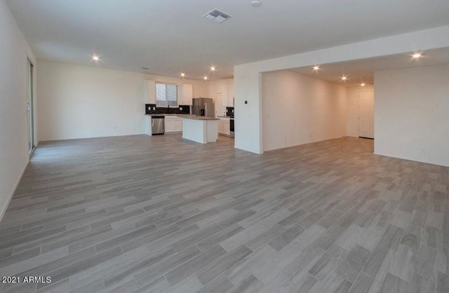 7255 N 125 Drive, Glendale, AZ 85307