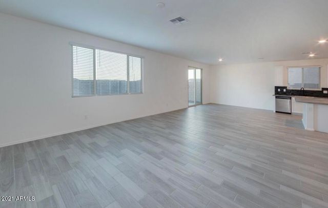 7255 N 125 Drive, Glendale, AZ 85307