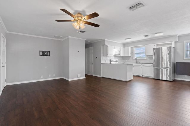 154 Caracara LN, Dale, TX 78616
