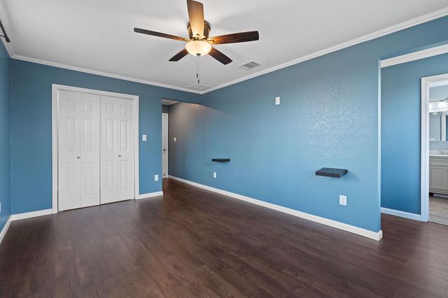 154 Caracara LN, Dale, TX 78616