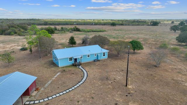 154 Caracara LN, Dale, TX 78616