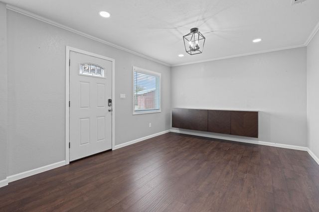 154 Caracara LN, Dale, TX 78616