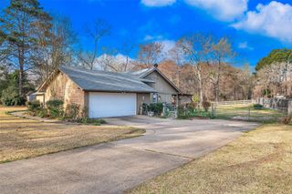 7327 S Lakeshore Drive, Shreveport, LA 71119