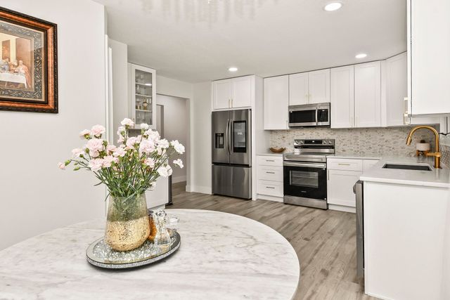4916 S Buckingham Lane, Springfield, MO 65810