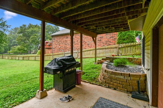 4916 S Buckingham Lane, Springfield, MO 65810
