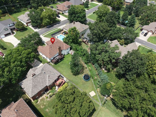 4916 S Buckingham Lane, Springfield, MO 65810