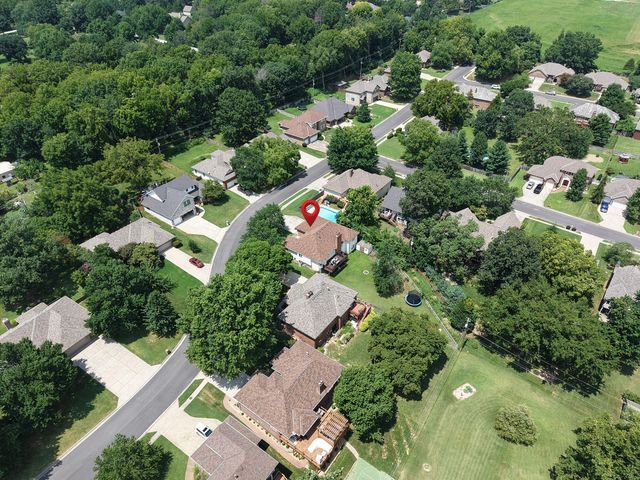 4916 S Buckingham Lane, Springfield, MO 65810