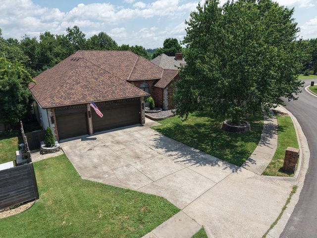 4916 S Buckingham Lane, Springfield, MO 65810