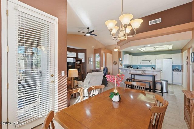 459 W Moorwood Street, Green Valley, AZ 85614