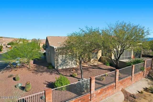 459 W Moorwood Street, Green Valley, AZ 85614