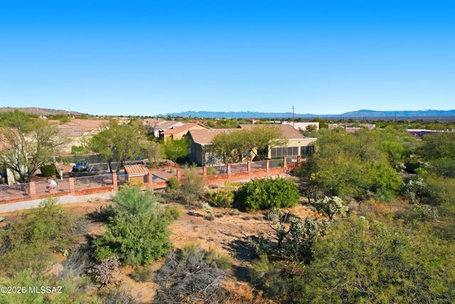 459 W Moorwood Street, Green Valley, AZ 85614