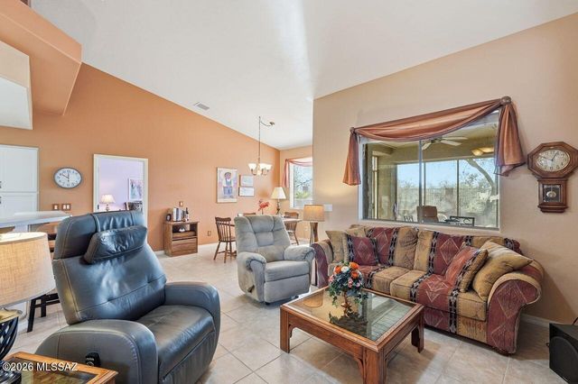 459 W Moorwood Street, Green Valley, AZ 85614