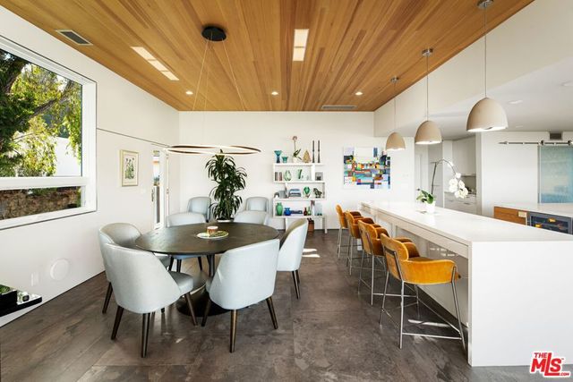 2344 Banyan Drive, Los Angeles, CA 90049