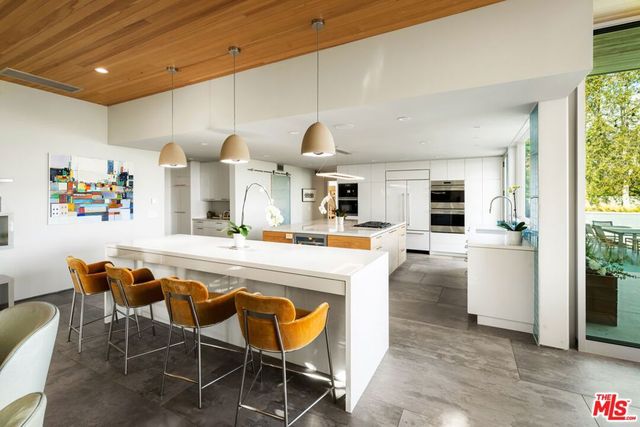 2344 Banyan Drive, Los Angeles, CA 90049