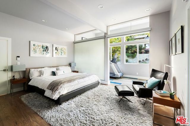 2344 Banyan Drive, Los Angeles, CA 90049