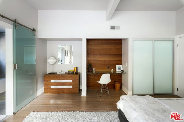 2344 Banyan Drive, Los Angeles, CA 90049