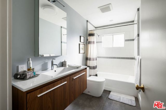 2344 Banyan Drive, Los Angeles, CA 90049