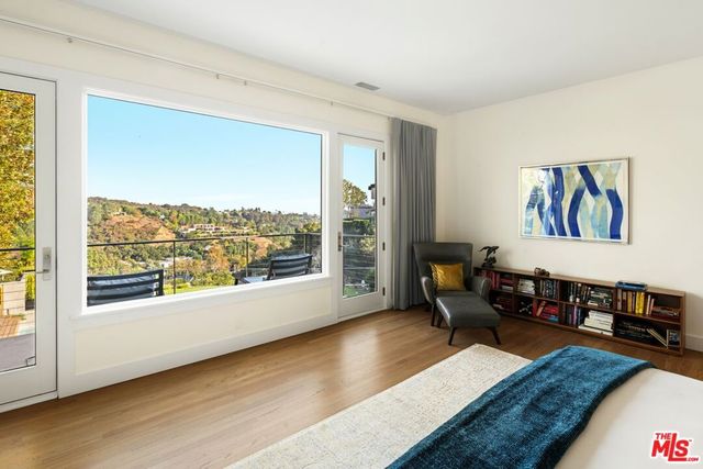 2344 Banyan Drive, Los Angeles, CA 90049