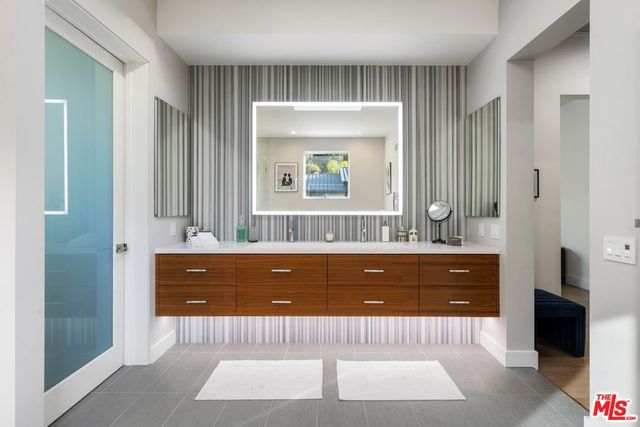 2344 Banyan Drive, Los Angeles, CA 90049