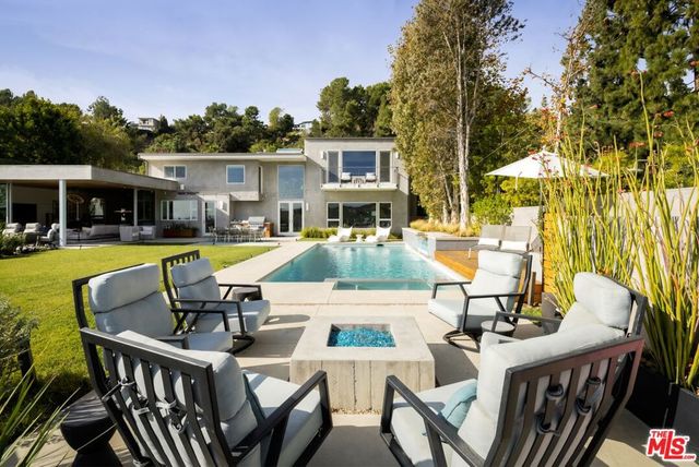 2344 Banyan Drive, Los Angeles, CA 90049