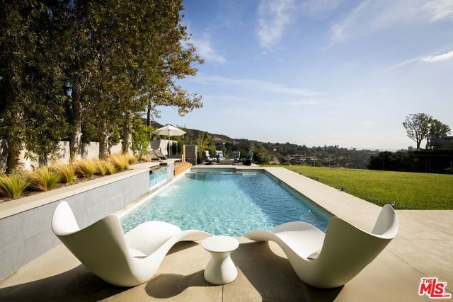 2344 Banyan Drive, Los Angeles, CA 90049