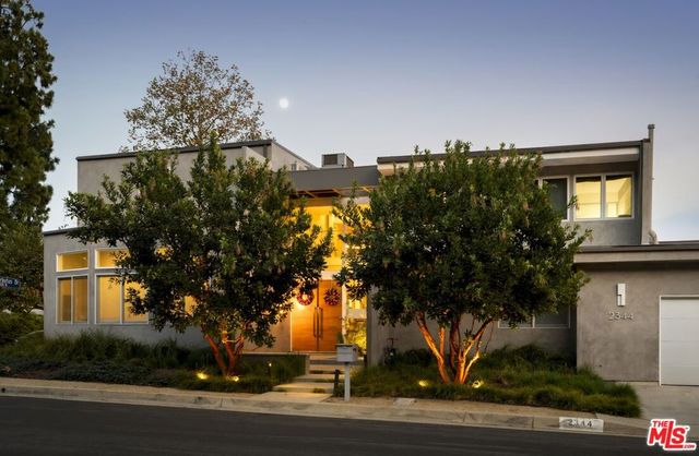 2344 Banyan Drive, Los Angeles, CA 90049