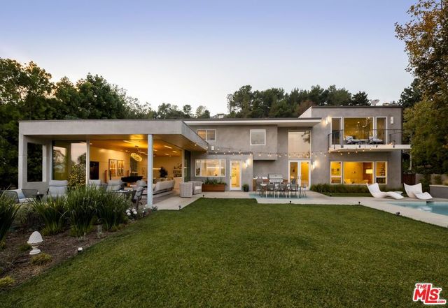 2344 Banyan Drive, Los Angeles, CA 90049