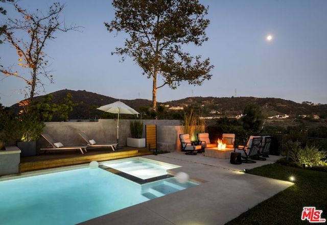 2344 Banyan Drive, Los Angeles, CA 90049