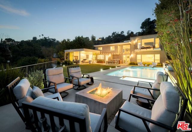 2344 Banyan Drive, Los Angeles, CA 90049
