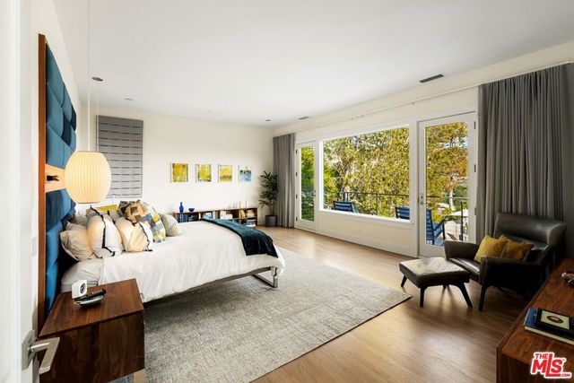 2344 Banyan Drive, Los Angeles, CA 90049