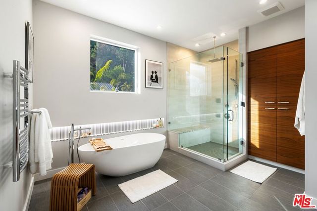 2344 Banyan Drive, Los Angeles, CA 90049