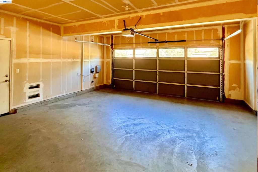 Image 12 of property listing at 17385 Stone Celler Way, Lathrop, CA 95330