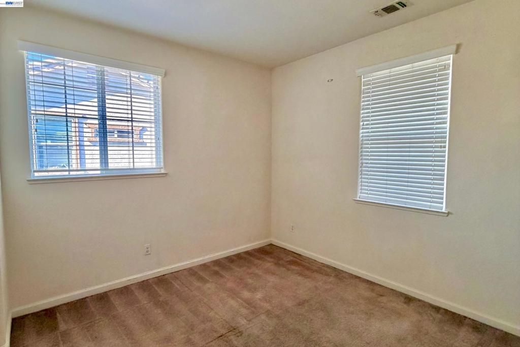 Image 13 of property listing at 17385 Stone Celler Way, Lathrop, CA 95330