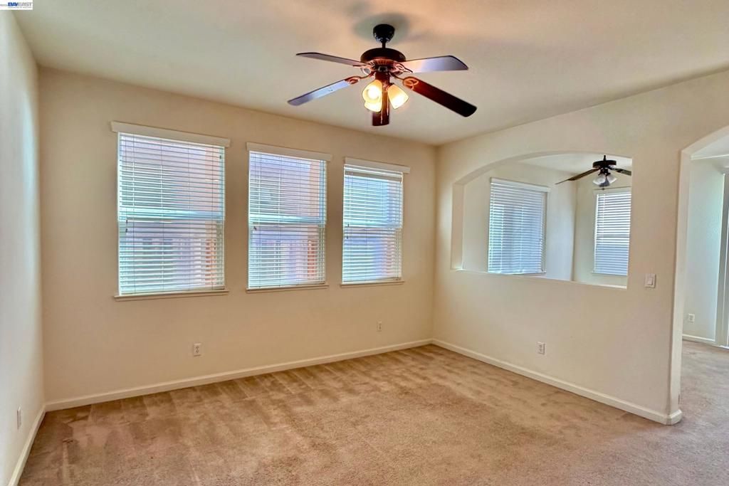 Image 15 of property listing at 17385 Stone Celler Way, Lathrop, CA 95330