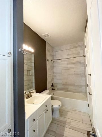 10674 San Bellacova Court, Las Vegas, NV 89141