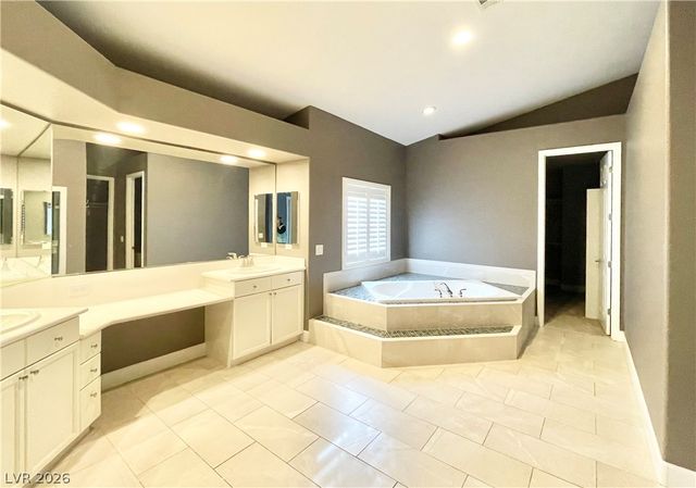 10674 San Bellacova Court, Las Vegas, NV 89141