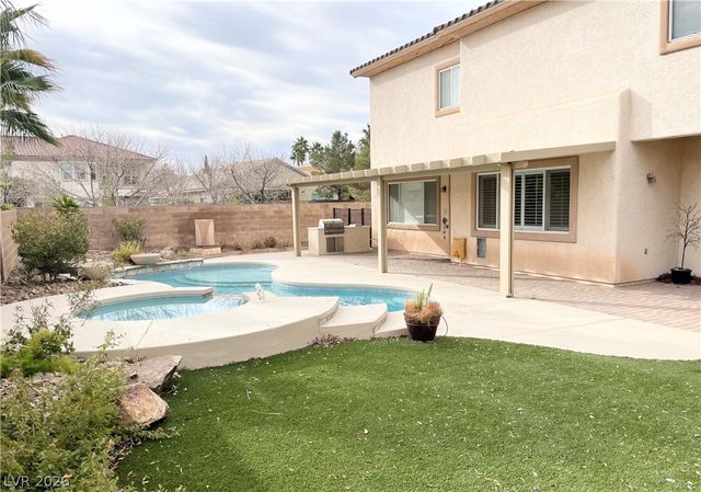 10674 San Bellacova Court, Las Vegas, NV 89141