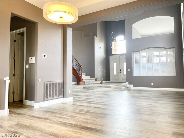 10674 San Bellacova Court, Las Vegas, NV 89141