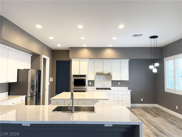 10674 San Bellacova Court, Las Vegas, NV 89141