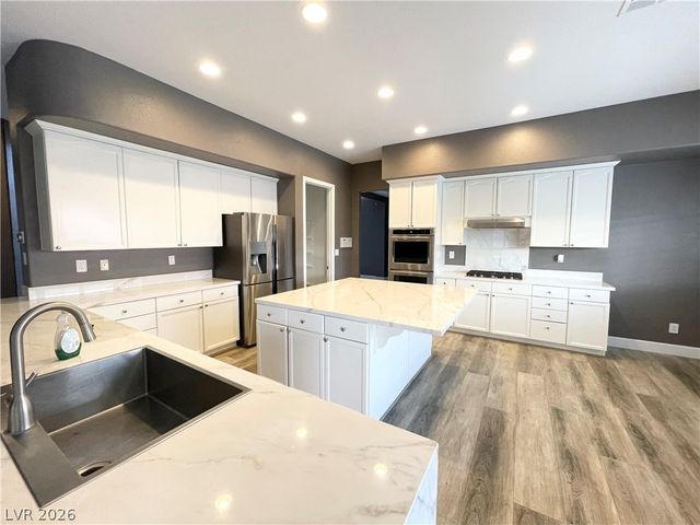 10674 San Bellacova Court, Las Vegas, NV 89141
