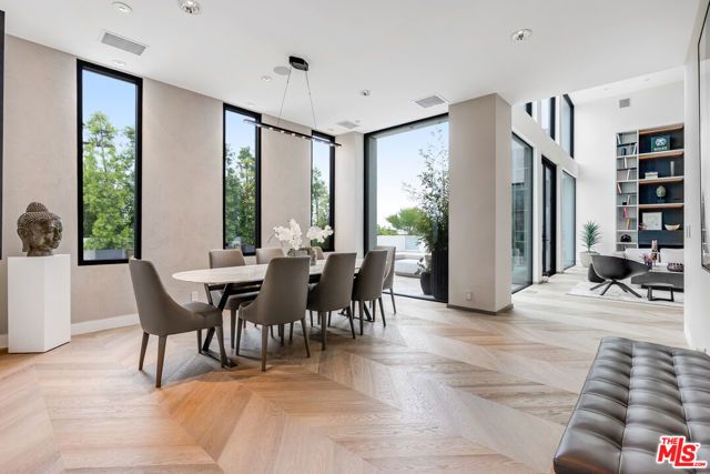 9405 Sierra Mar Place, Los Angeles, CA 90069
