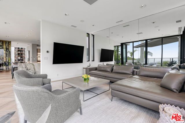 9405 Sierra Mar Place, Los Angeles, CA 90069