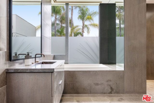 9405 Sierra Mar Place, Los Angeles, CA 90069
